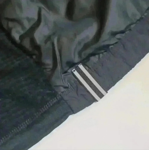 NEW BALANCE Running 🏃‍♀️ Heat Vest - Picture 7 of 10